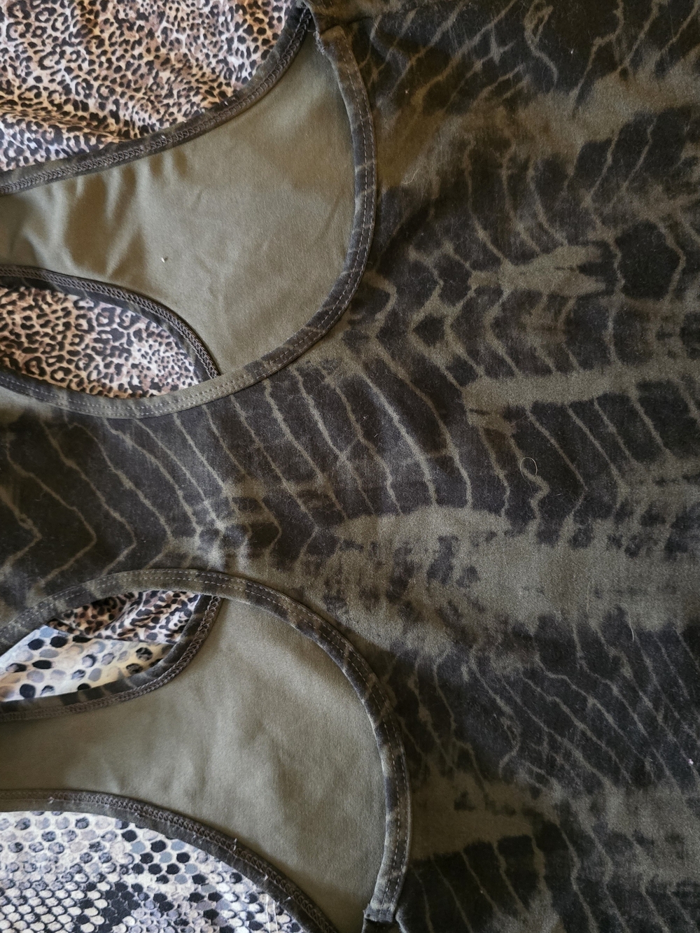 (Set Of 4) Leopard, Snake Print & Olive Tie Dye Racerback Cropped Tanks - Picture 7 of 14